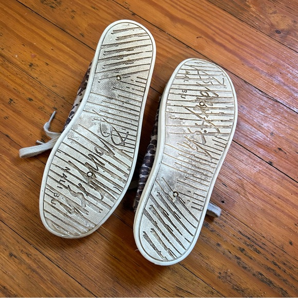 Cute Leopard Blowfish Tie Shoes 7.5 - Picture 4 of 9